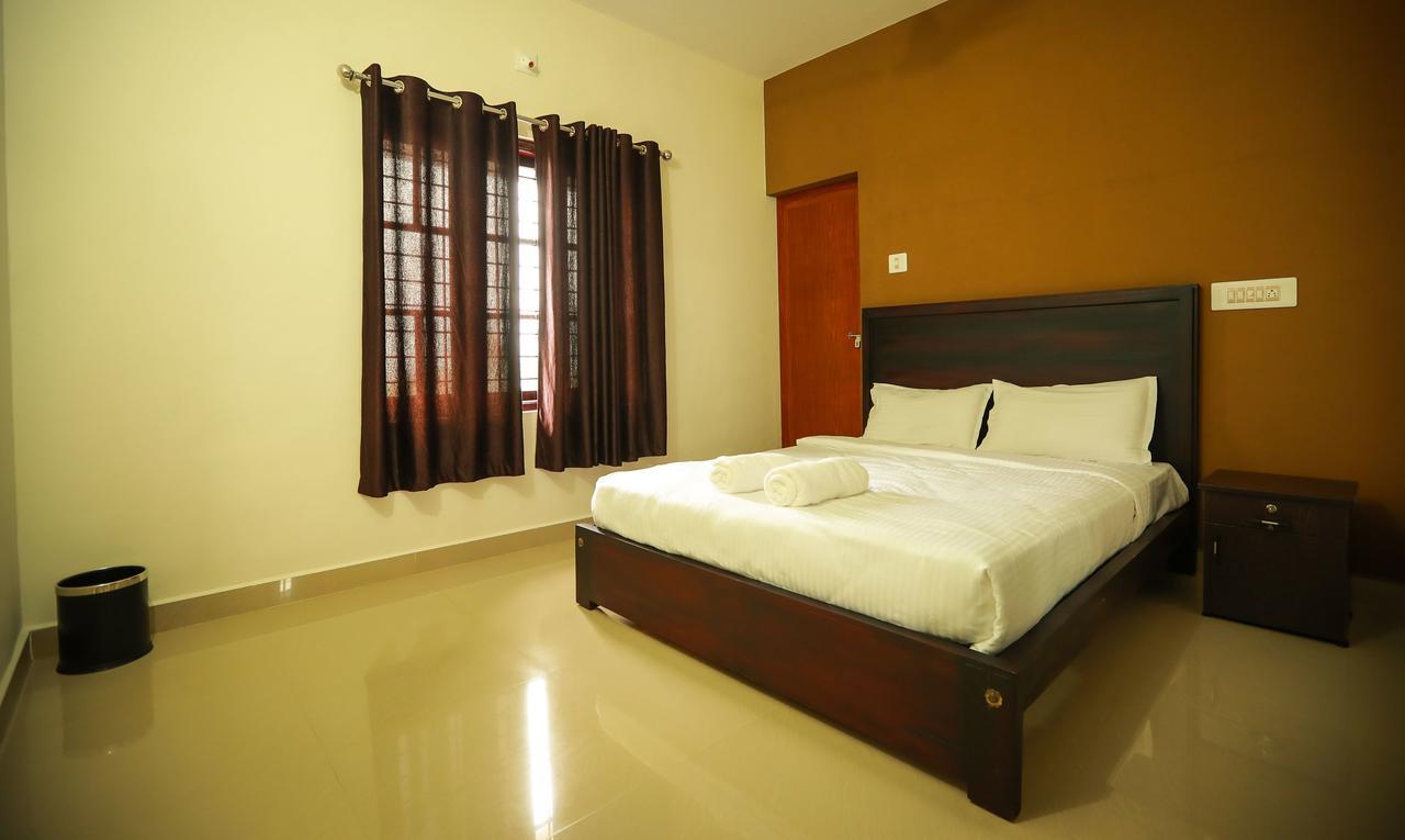 Kananam Retrteat Hotel Todupulai Buitenkant foto